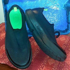 Oofos women's recovery shoe